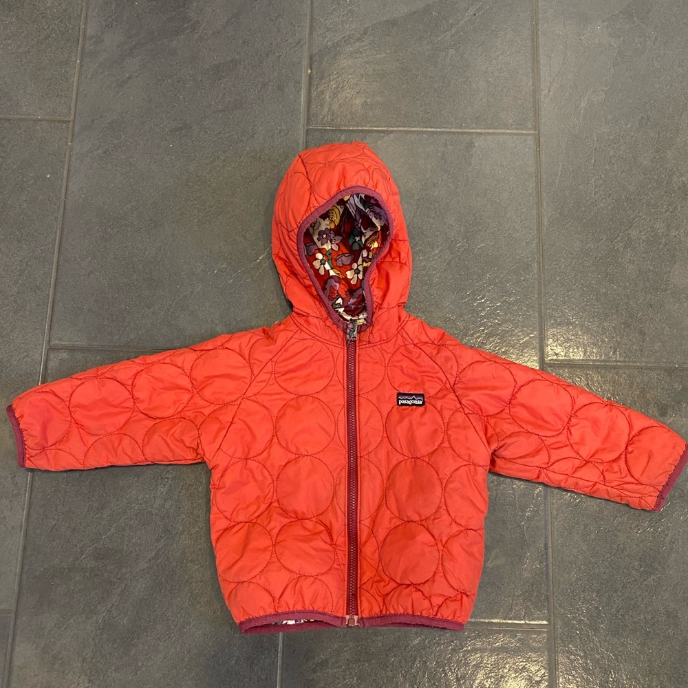 Patagonia Red reversible puffy hooded girls jacket